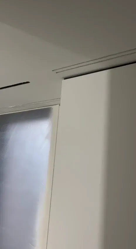 Теневой отступ между стеной и потолком