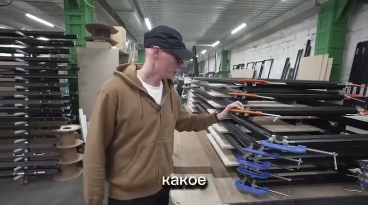 Собранные рамы на производстве.